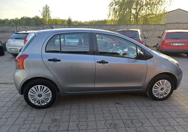 Toyota Yaris cena 15900 przebieg: 111000, rok produkcji 2008 z Ślesin małe 154